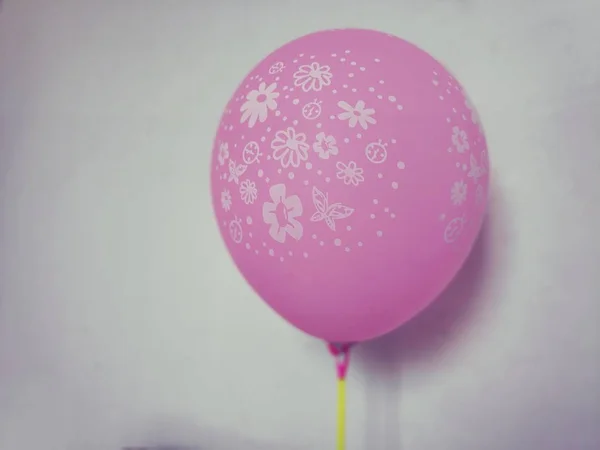 Jeden Różowy Balon Element Designu Imprezę Imprezy Skup Się Balonie — Zdjęcie stockowe