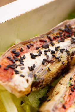 Peynirli sebze sandviç