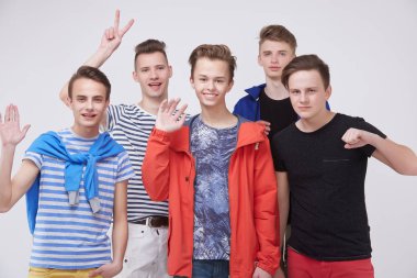 Grup genç yakışıklı 