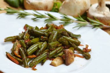 Kızarmış yeşil fasulye