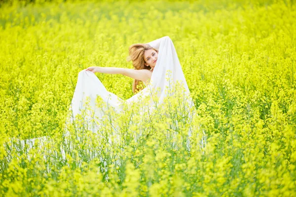 Nude Young Woman White Cloth Field — Stock Photo, Image