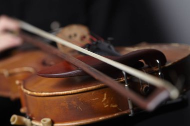 Retro keman enstrüman