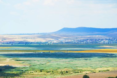 alan çayır kuşbakışı