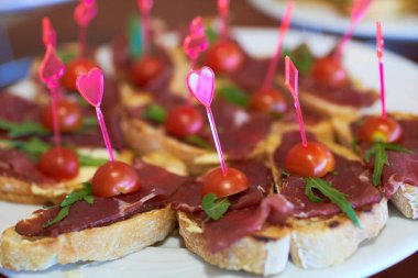 şiş üzerinde lezzetli aperatif 