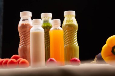 şişe suları ve sebze smoothies