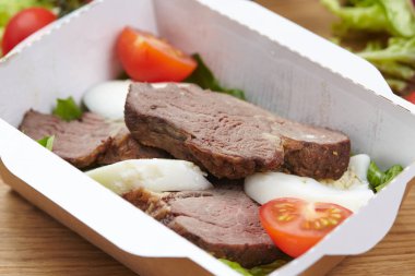 sağlıklı yiyecek yumurta haşlanmış et 