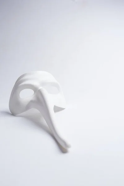 Weiße venezianische Maske — Stockfoto