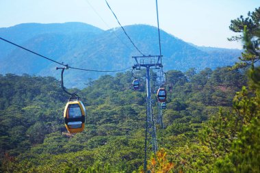 yaz Vietnam Engadin'in