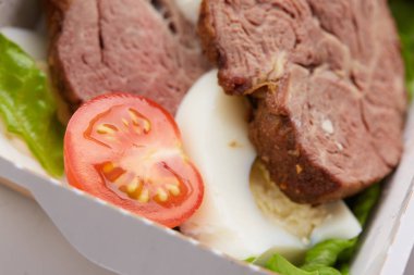 et haşlanmış yumurta 