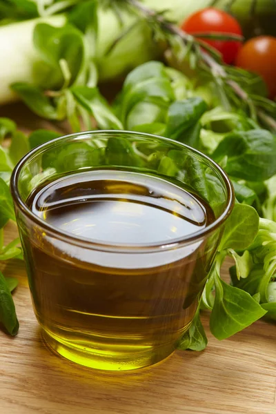 Azeite de oliva de salada — Fotografia de Stock