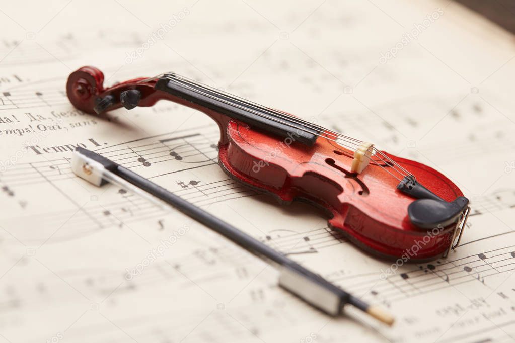 violin on notes background