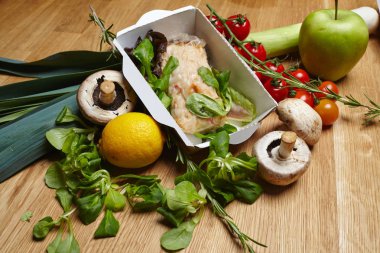 Haşlanmış sebzeli omlet 