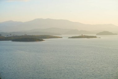 Gündüz deniz manzaralı. Doğal arkaplan.