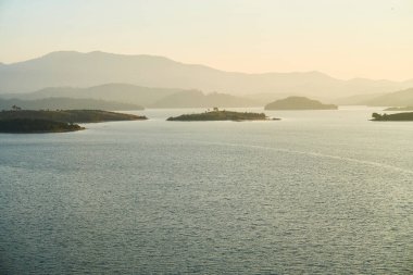 Gündüz deniz manzaralı. Doğal arkaplan.