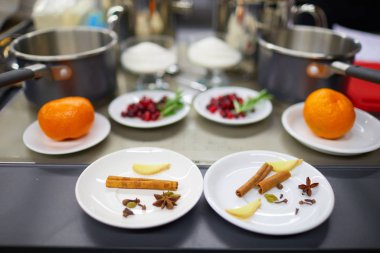 malzemeler için mulled şarap