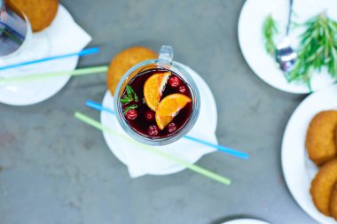 Sıcak şarap, kış mevsimi için mükemmel bir içecek.