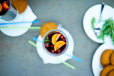 Sıcak şarap, kış mevsimi için mükemmel bir içecek.