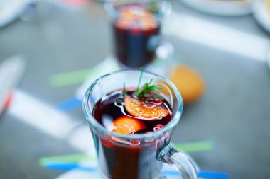 Sıcak şarap, kış mevsimi için mükemmel bir içecek.