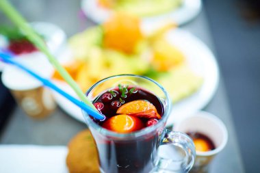 Sıcak şarap, kış mevsimi için mükemmel bir içecek.