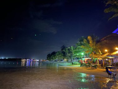 Tropikal adada gece hayatı