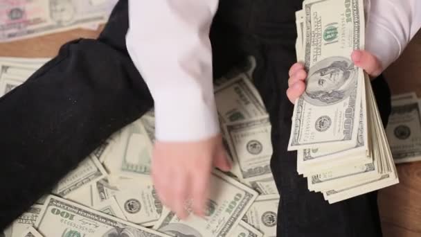 Joven Jugando Con Dólares Concepto Dinero — Vídeo de stock