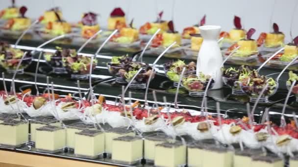 Varietà Delizioso Antipasto Gourmet Nel Ristorante — Video Stock