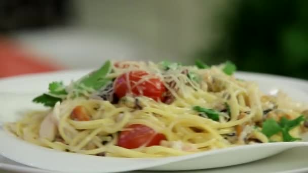 Vue Rapprochée Délicieux Risotto Spaghetti Sur Plaque Blanche — Video