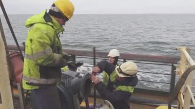 Natig Aliev tanker mekaniği yakıt göstergesi ayarları için hazırlanın
