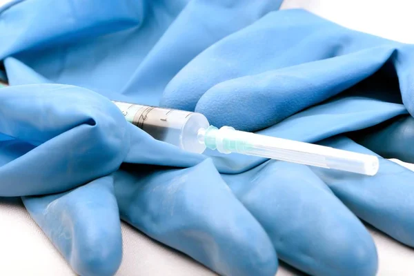 Medical Rubber Latex Blue Gloves Syringe Lie Close Plan — Stock Photo, Image