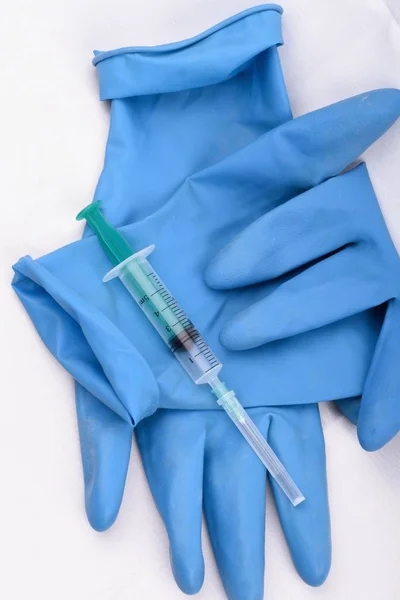 Medical Rubber Latex Blue Gloves Syringe Lie Close Plan — Stock Photo, Image