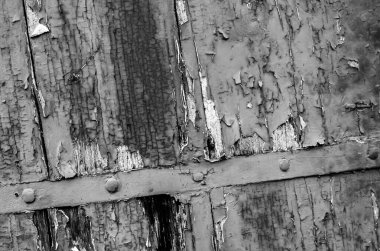 İtalya 'da antik bir evin ahşap panelleri. Kır evi için boyanmış ahşap duvarlar ve süsler, zamanla mahvoldu..