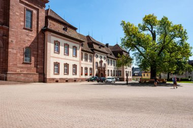 Bavyera, Almanya 'daki Kara Orman. Dağlarla, ormanlarla, göllerle ve büyüleyici ülkelerle el değmemiş doğa. Aziz Peter Köyü.