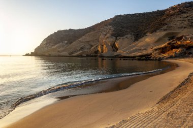 Aguilas, Akdeniz kıyısındaki Akdeniz kıyısındaki dört koyun koruma altındaki parkı, İspanya 'da bir turizm merkezi olan 