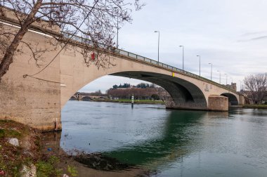 Avignon, Fransa 'nın Provence bölgesinde. Tarihsel güçlendirilmiş c