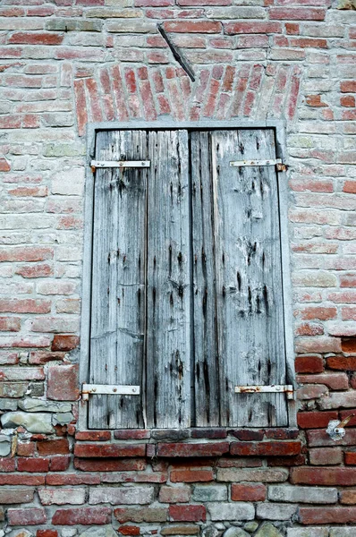 Window Shutter Rural House Brick Wall Ancient Stones Damaged Window — Stock Photo, Image