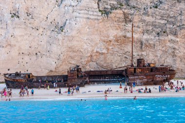 Zakynthos Adası, Yunanistan. Unutulmaz deniz tatilleri için uygun plajları ve kıyıları olan Akdeniz incileri. Wreck Sahili.