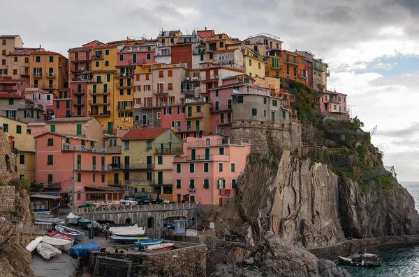 Manarola Στο Cinque Terre Ιταλία Όμορφη Παραθαλάσσια Πόλη Και Ψαράδες — Φωτογραφία Αρχείου