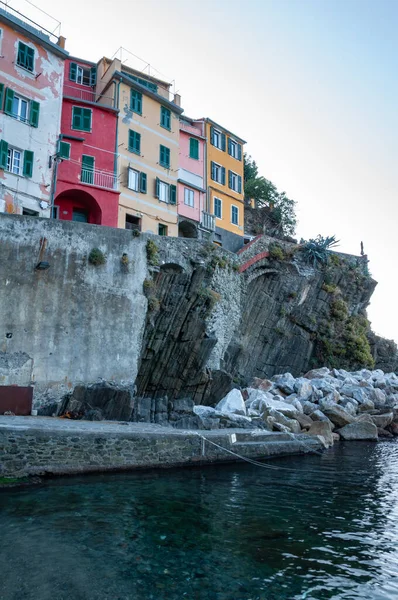 Riomaggiore Στο Cinque Terre Ιταλία Όμορφη Παραθαλάσσια Πόλη Και Ψαράδες — Φωτογραφία Αρχείου