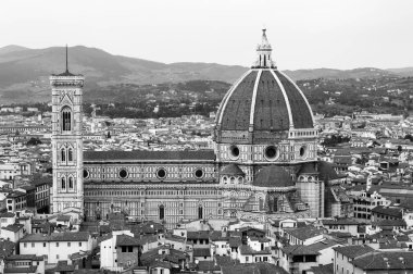 Floransa, Unesco Mirası ve İtalyan Rönesansı 'nın evi, dünyanın her yerinde ünlü anıtlar ve sanat eserleriyle dolu. Rönesans şehri Medici hanedanına aittir: Santa Maria del Fiore Katedrali..