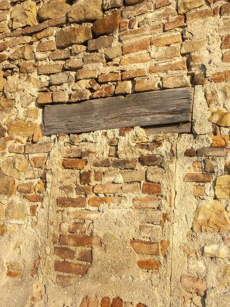 Typical ancient Italian house wall