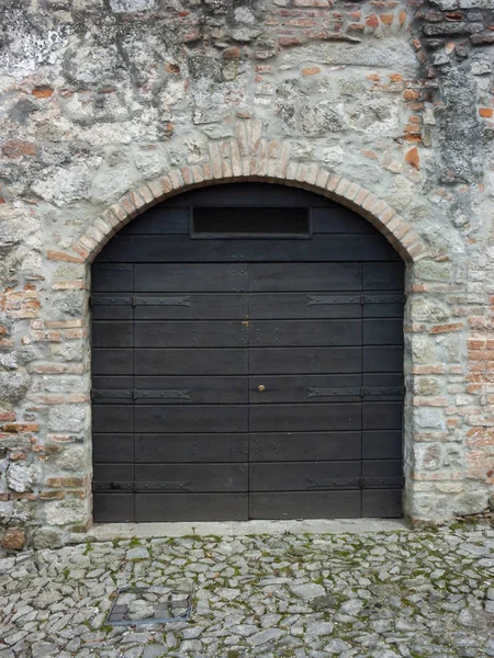 Porta rural italiana antiga . — Fotografia de Stock