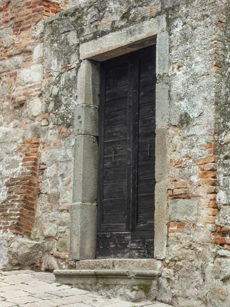 Porta rural italiana antiga . — Fotografia de Stock