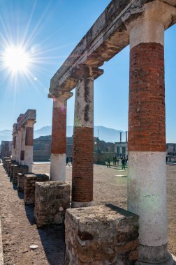Pompeii, dünyanın en iyi korunmuş arkeolojik alanı, İtalya. Forum Meydanı.