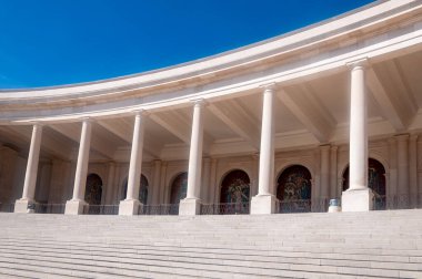 Fatima, Portekiz. Meryem Ana 'nın Bazilikası' nın Sığınak 'taki görüntüsü. Fatima 'nın Sırları da dahil Marian hayaletlerinin yeri.