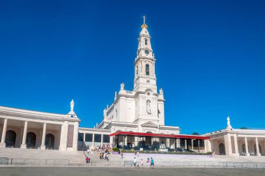 Fatima, Portekiz. Meryem Ana 'nın Bazilikası' nın Sığınak 'taki görüntüsü. Fatima 'nın Sırları da dahil Marian hayaletlerinin yeri.