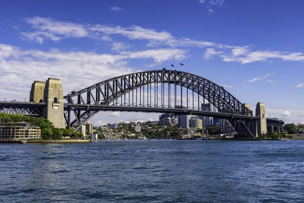 Wspaniały widok wokół Harbour Bridge w Sydney — Zdjęcie stockowe