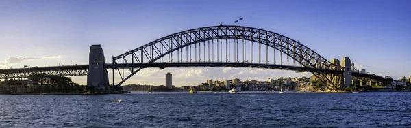 Sydney 'deki Liman Köprüsü' nün harika manzarası. — Stok fotoğraf