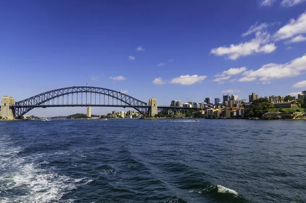 Wspaniały widok wokół Harbour Bridge w Sydney — Zdjęcie stockowe