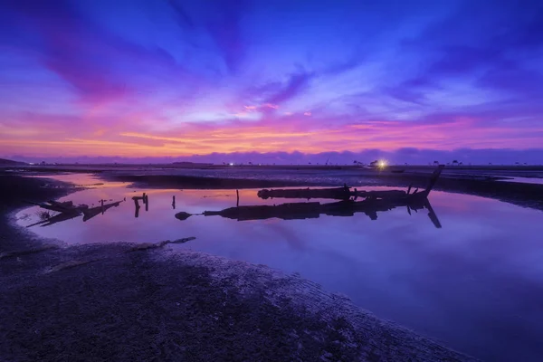 Sabah Dong Chau Sahili, Tien hai bölgesi, Tayland Binh eyaleti, Vietnam 'ın en büyük deniz tarlalarından biri..