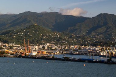 Dağların manzarası, sonbahar